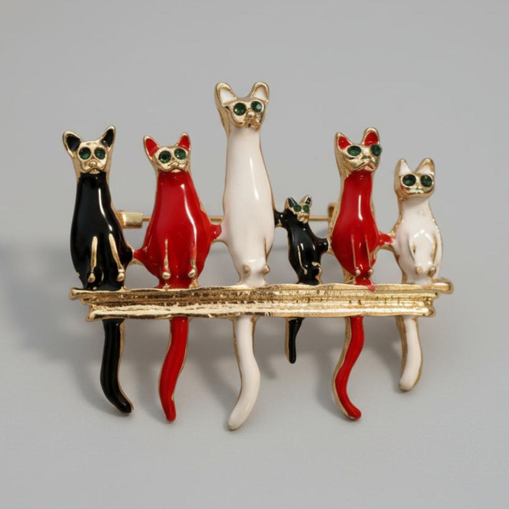 {{product_title}} brooch pin, vintage animal brooch, statement brooch jewelry, unique gift for animal lovers, enamel pin accessory, collectible brooch Boho Sunday